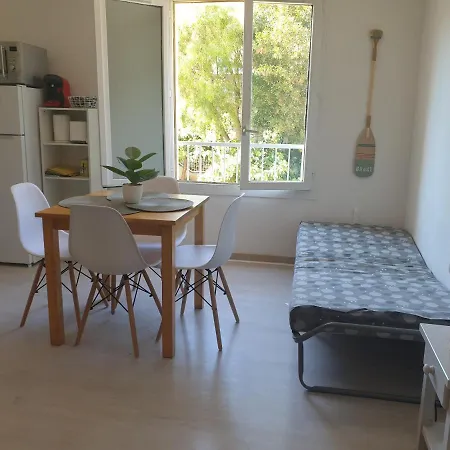 Superbe Studio Au Centre Ville + Parking Apartment *